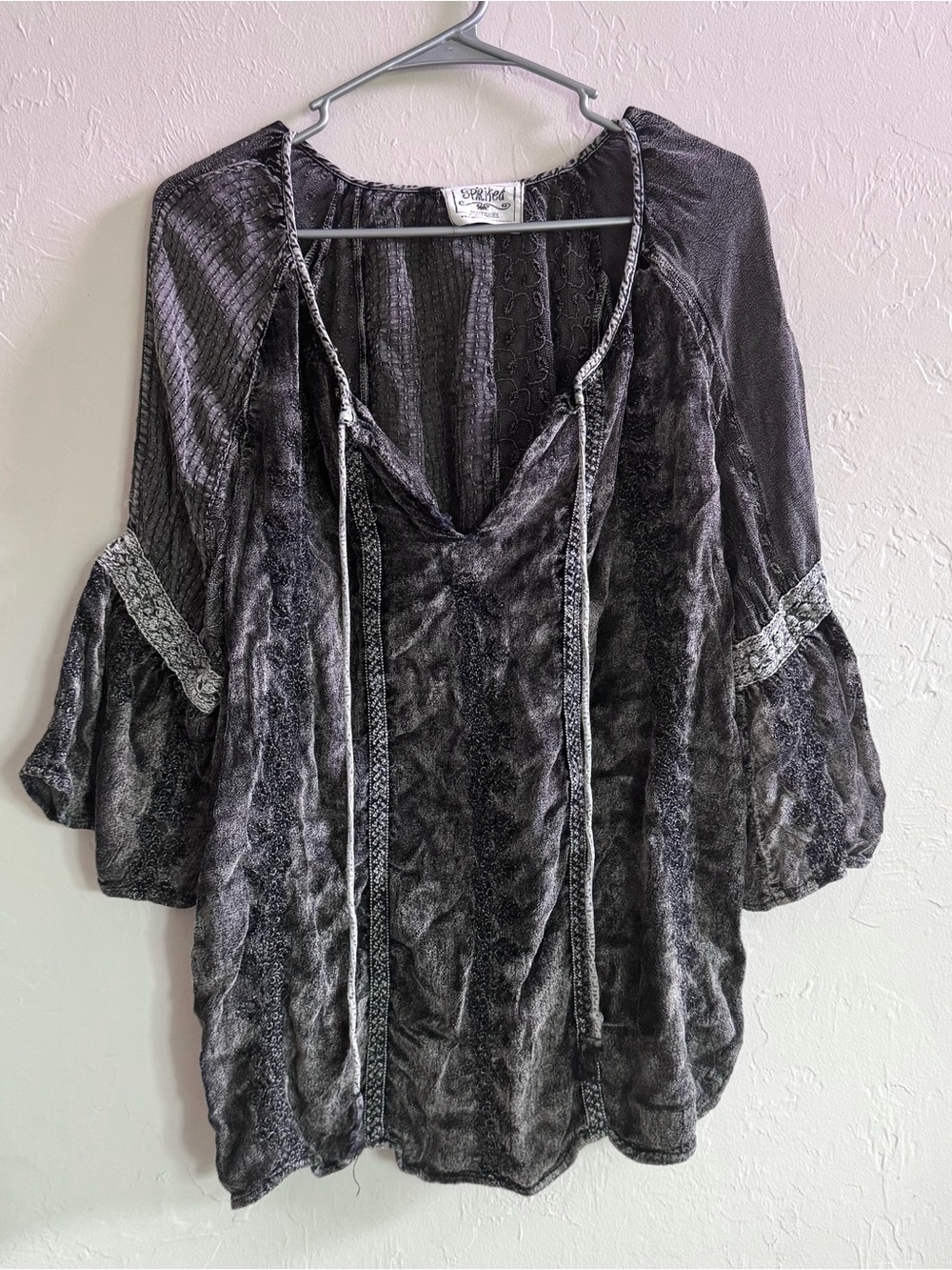 Spirited Boutique Crushed Velvet Bell Sleeve Top L Boho Ren Faire Peasant Whimsi